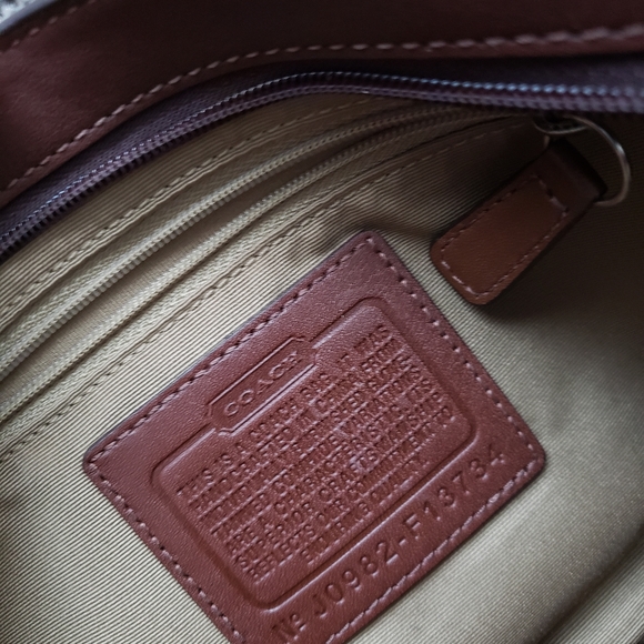 Authentic coach clutch - Picture 3 of 3